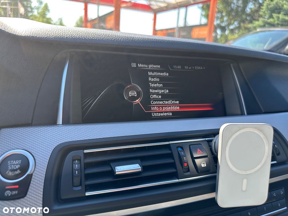 BMW Seria 5 520d xDrive - 25