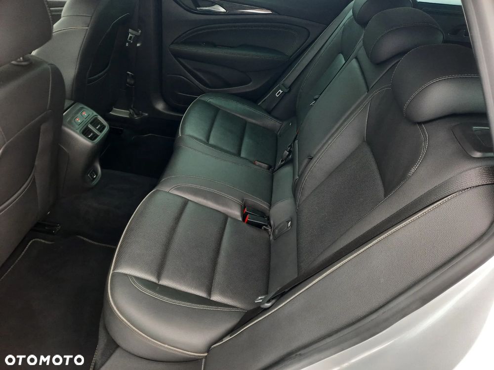 Opel Insignia 2.0 BiTurbo 4x4 Business Innovation - 21