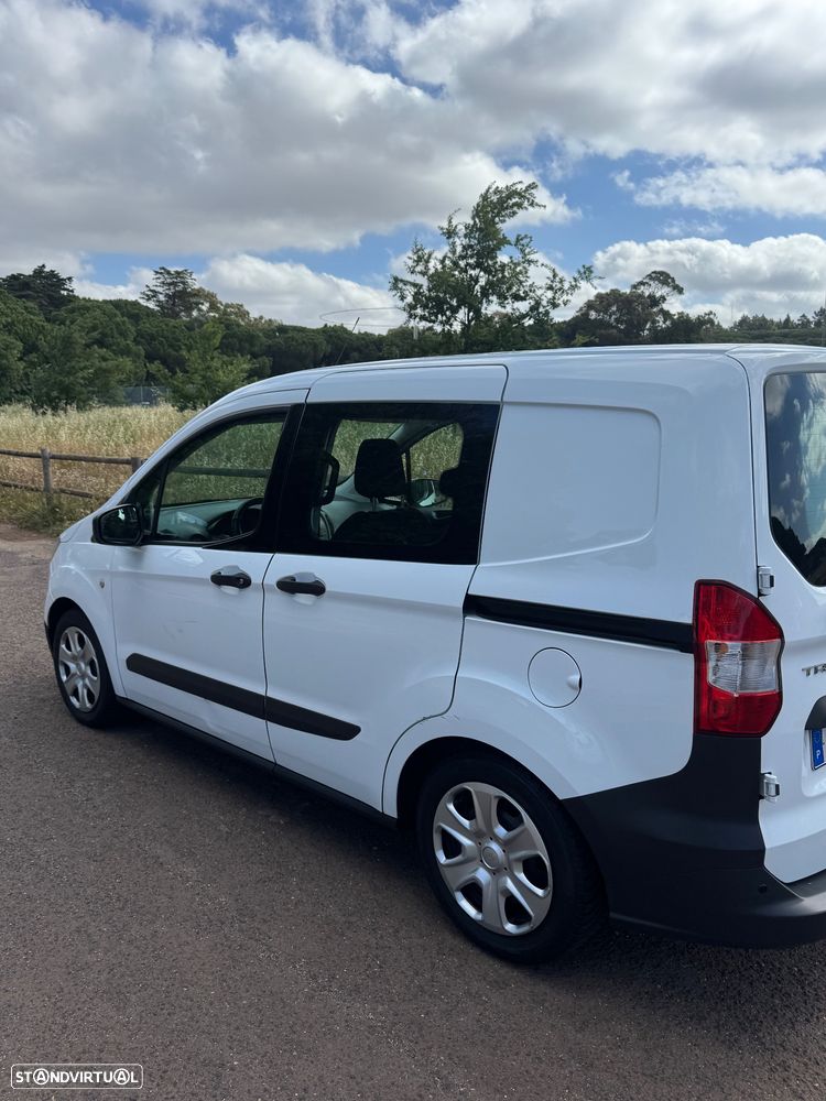 Ford Courier - 3
