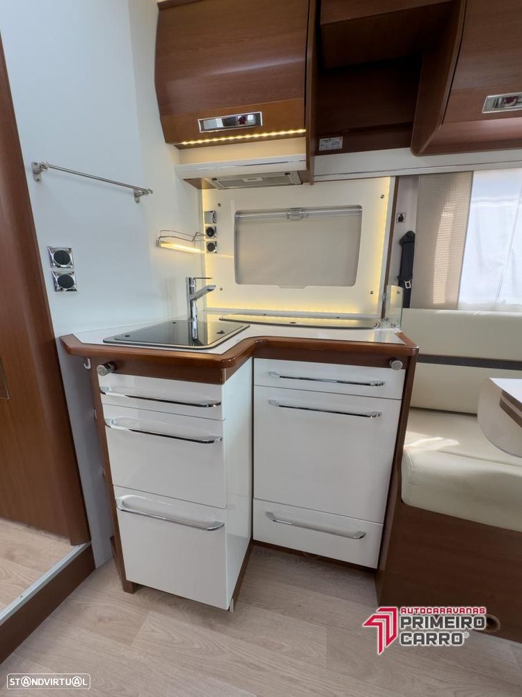 Rapido Serie 6F 696 FF Premium c.central e basculante - 43