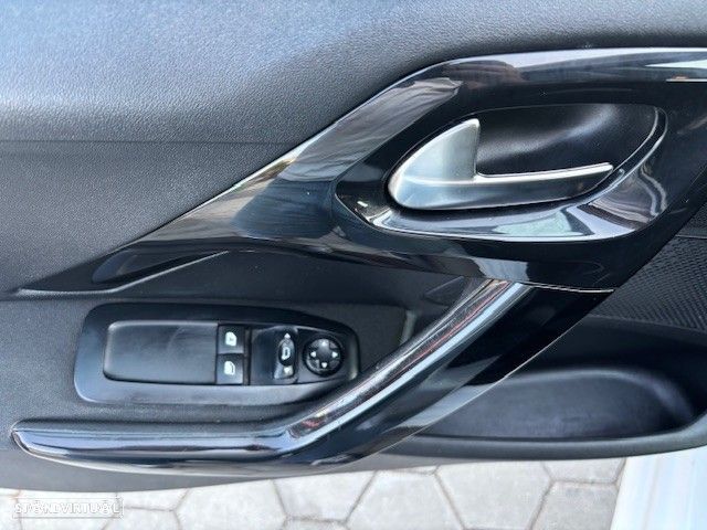 Peugeot 208 1.6 BlueHDi Style - 15