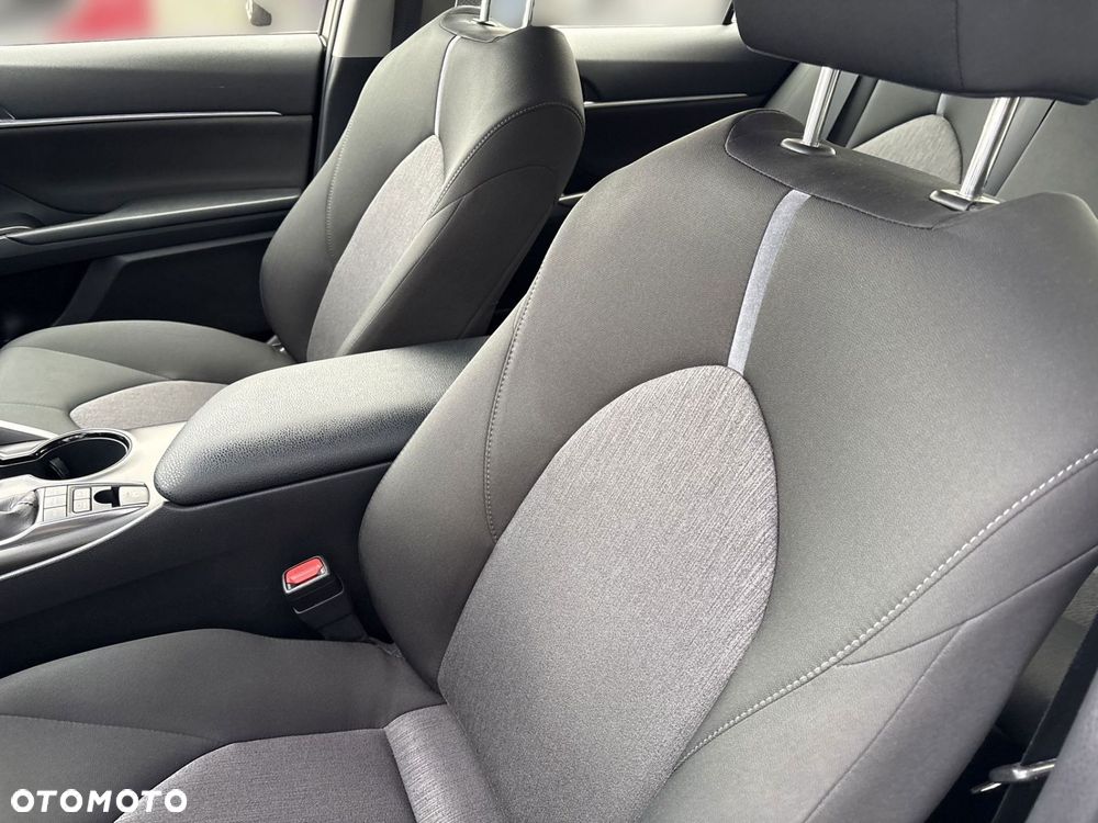 Toyota Camry 2.5 Hybrid Comfort CVT - 11
