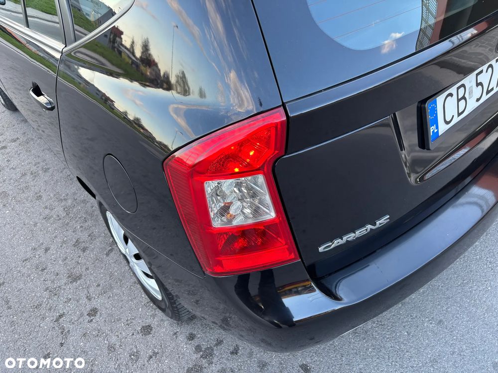 Kia Carens 1.6 Tour - 32