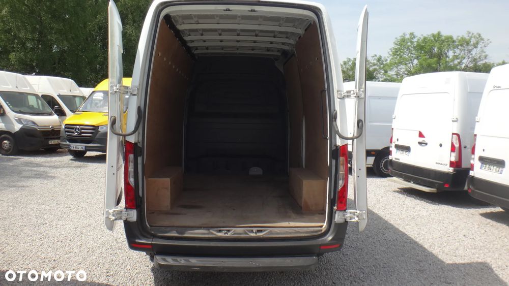 Mercedes-Benz Sprinter - 8