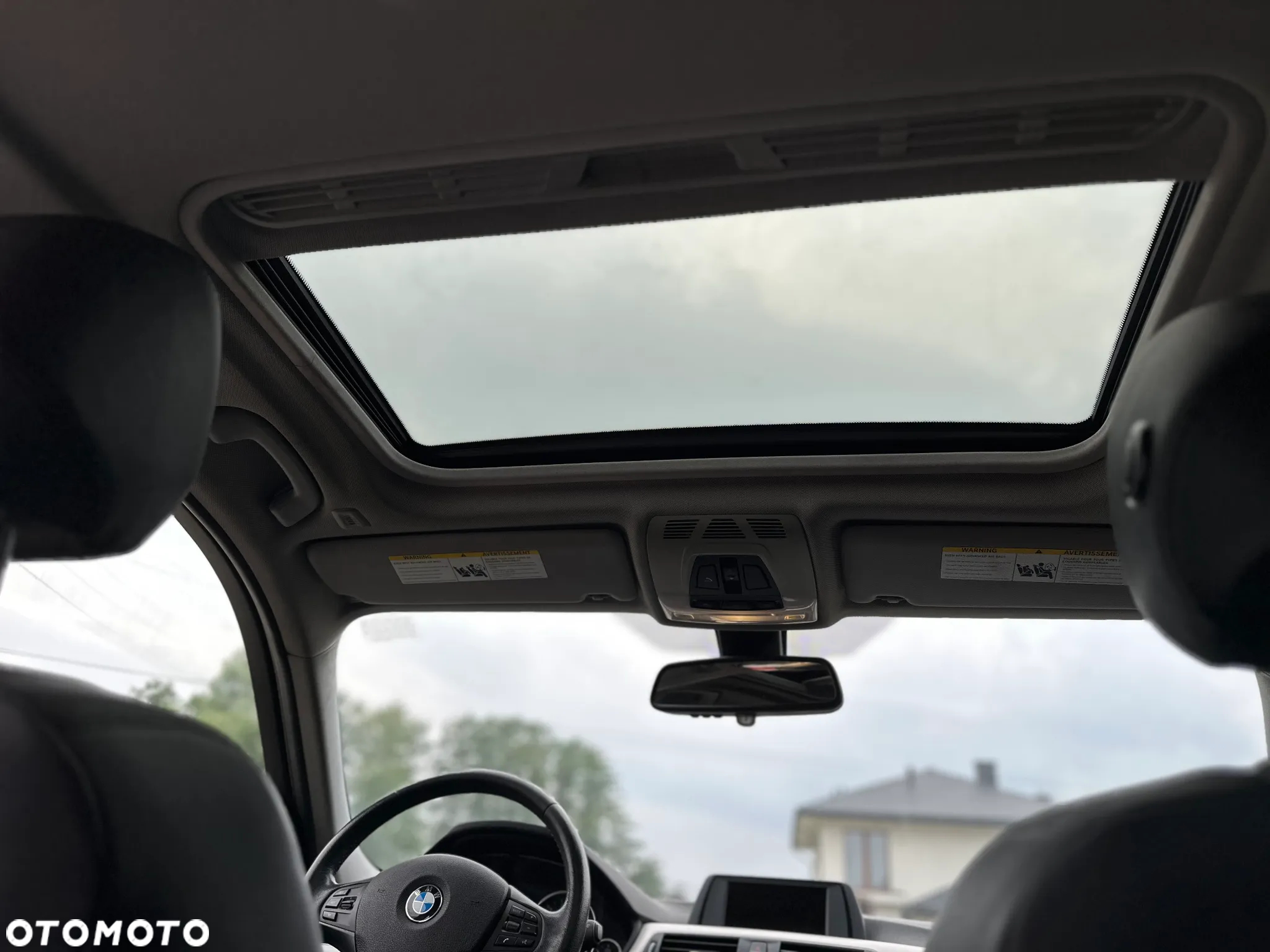 BMW Seria 3 320i - 24