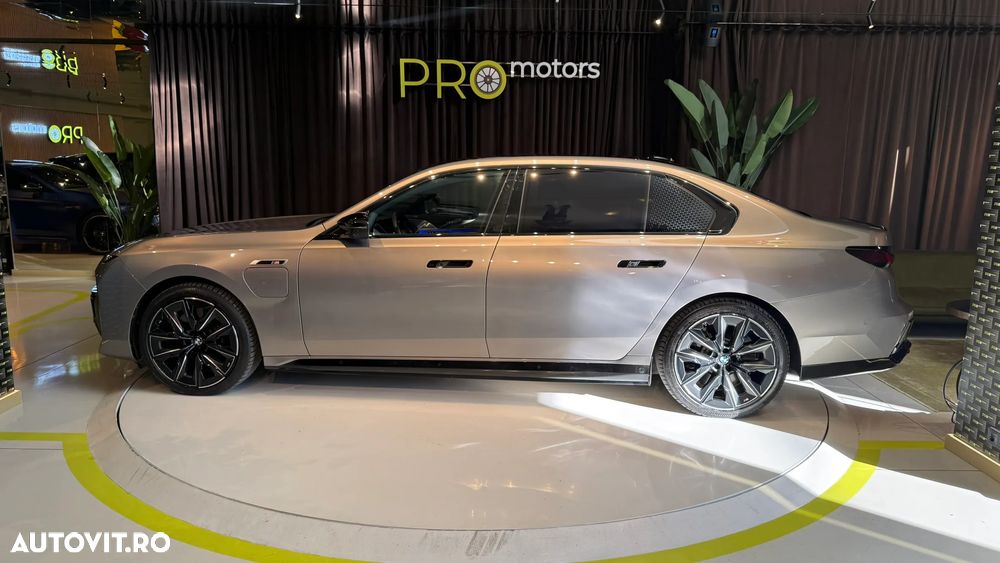 BMW M7 M760e xDrive AT PHEV - 8