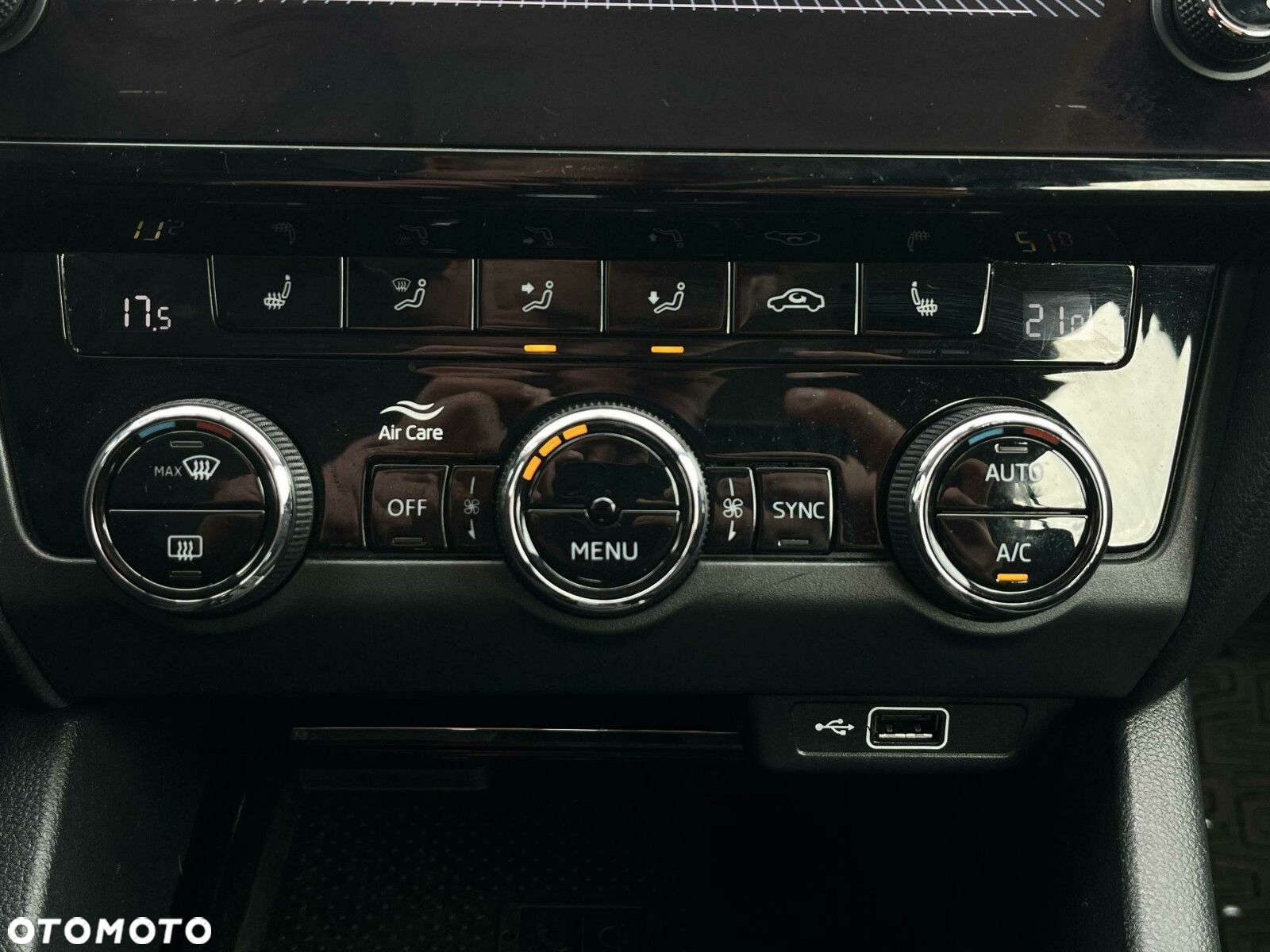 Skoda Octavia - 25