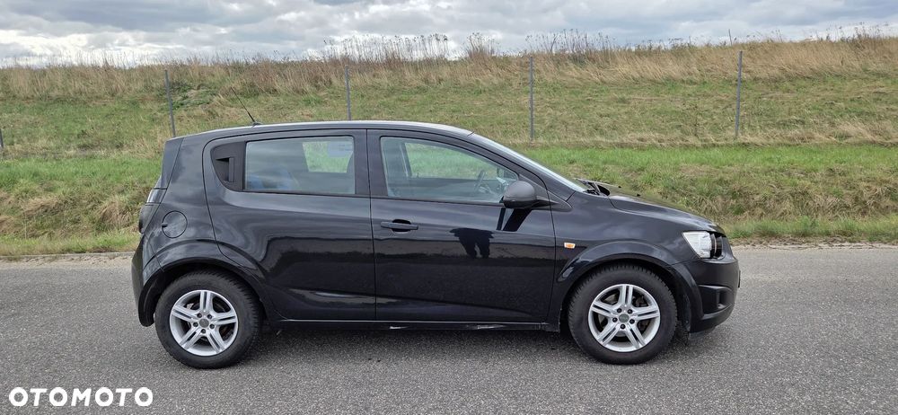 Chevrolet Aveo - 4