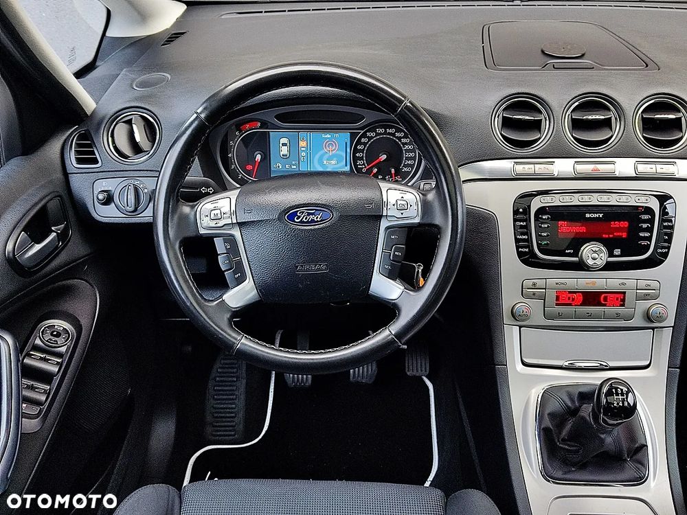 Ford S-Max 2.0 FF Titanium - 21