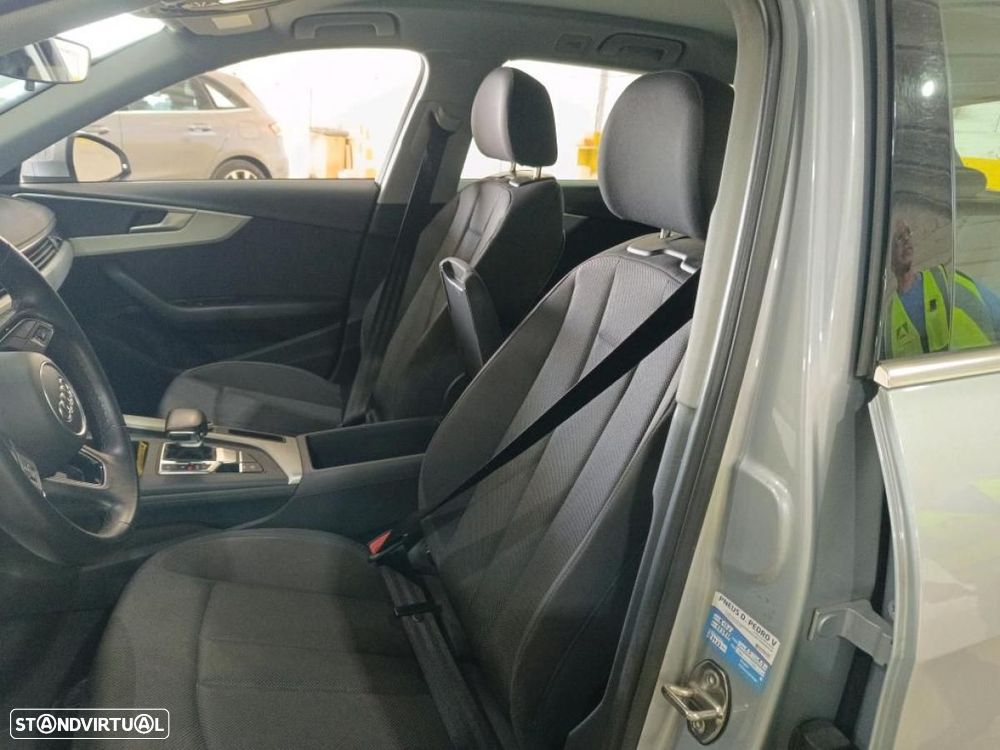 Audi A4 Avant 30 TDI S tronic - 5