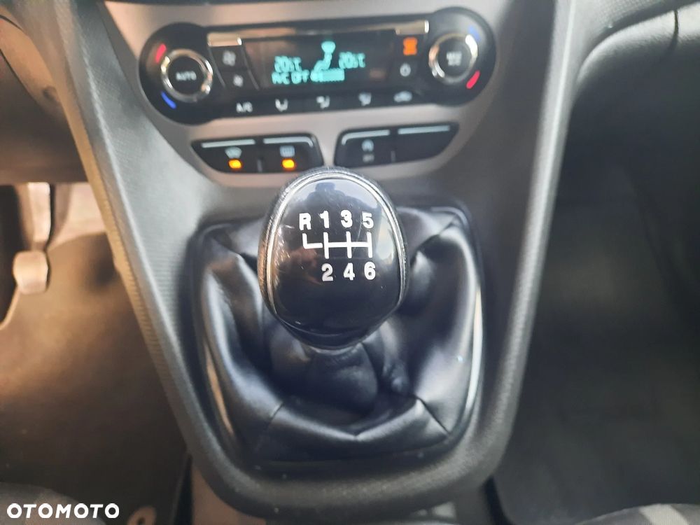 Ford Transit Connect - 22