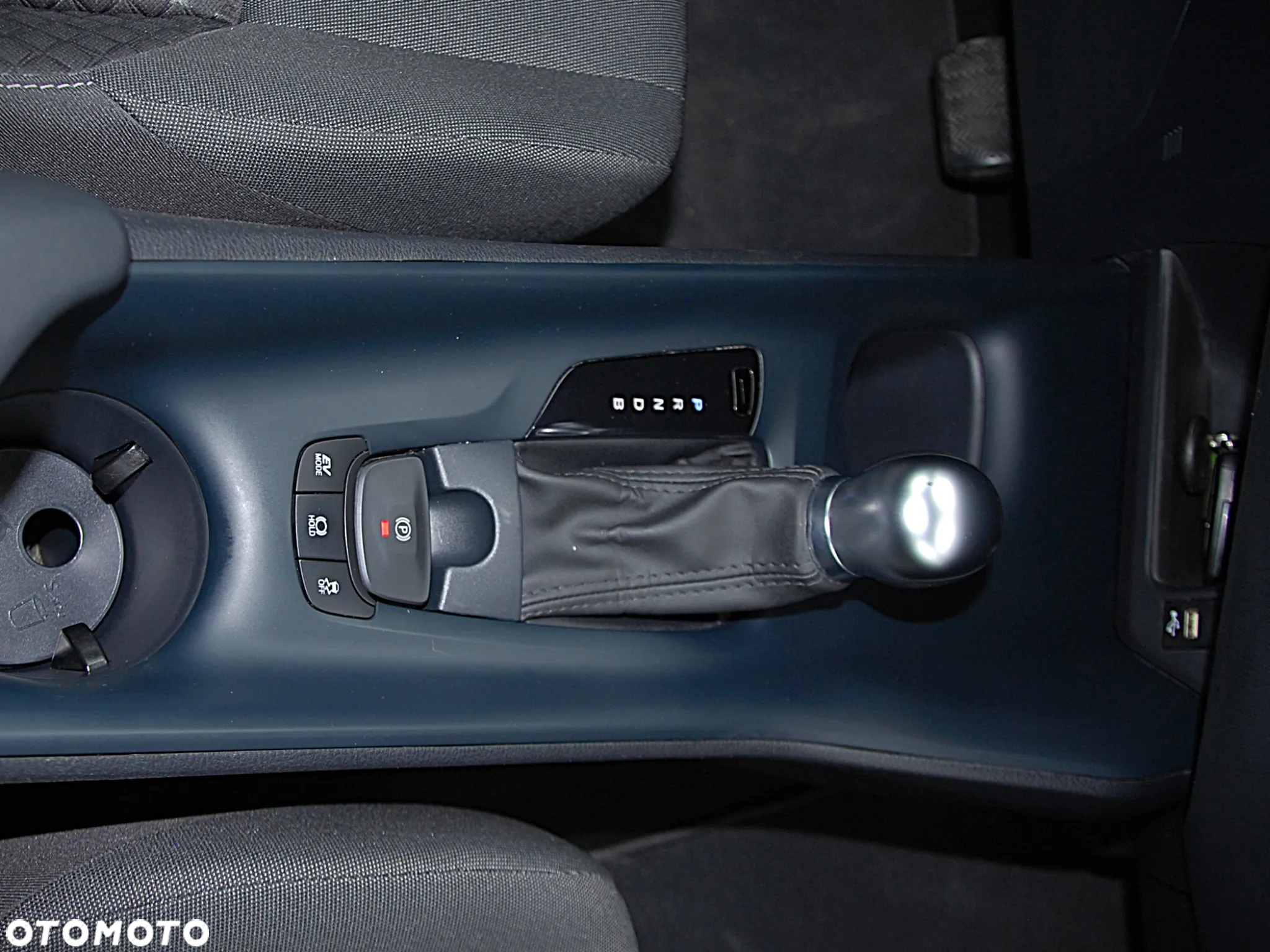 Toyota C-HR 1.8 Hybrid GPF Comfort - 36