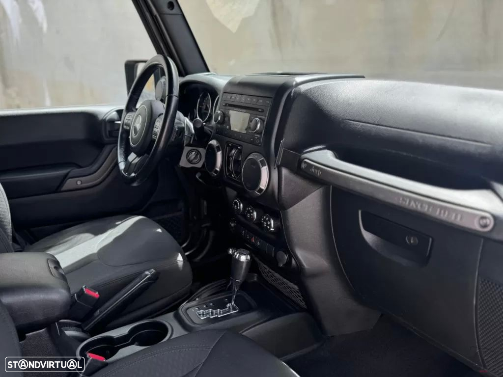 Jeep Wrangler Unlimited 2.8 CRD Sport AT - 14