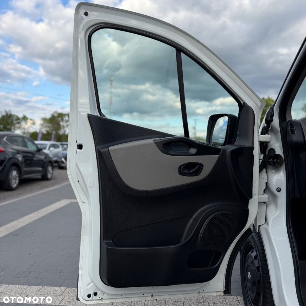 Renault Trafic - 16