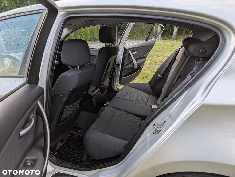 BMW Seria 1 116i - 30