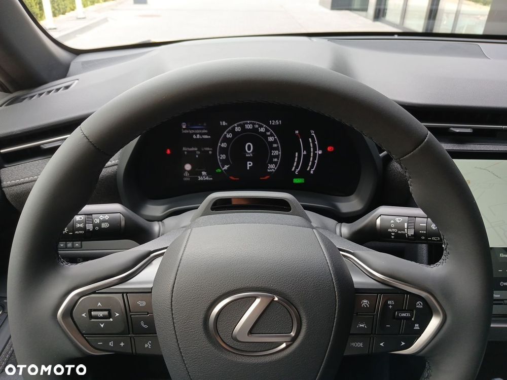 Lexus LBX 1.5 Hybrid - 16