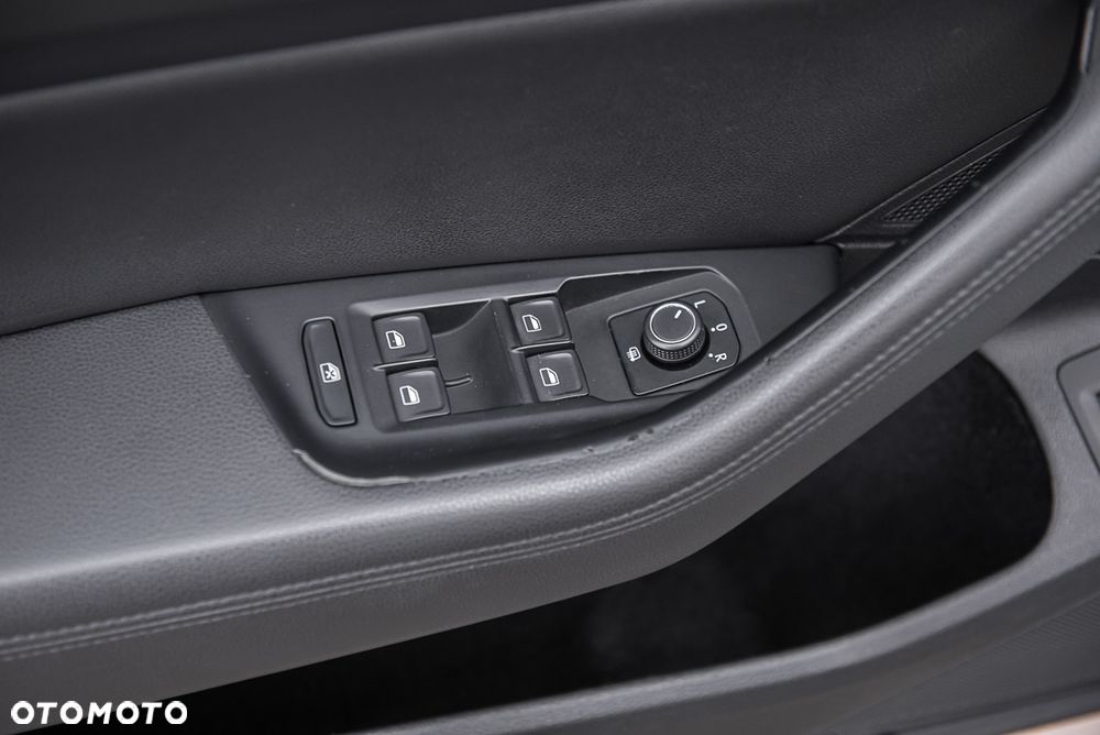 Volkswagen Passat Alltrack - 21