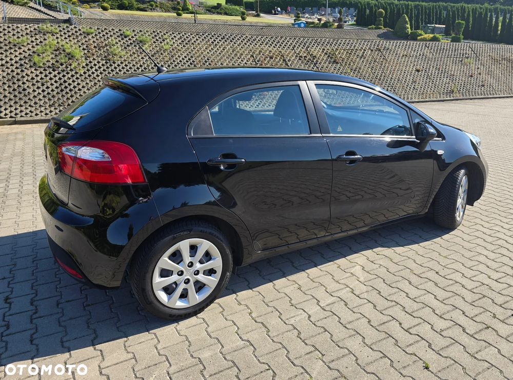 Kia Rio 1.4 L - 9