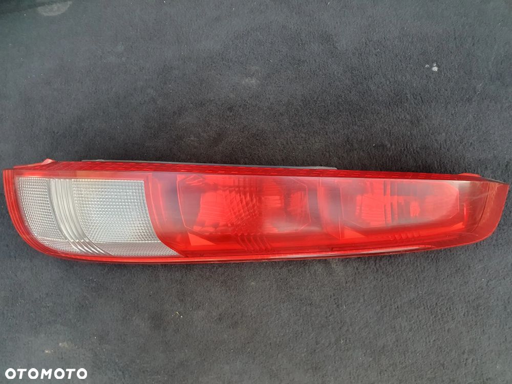 LAMPA TYL TYLNA PRAWA NISSAN X-TRAIL T30 EUROPA - 2