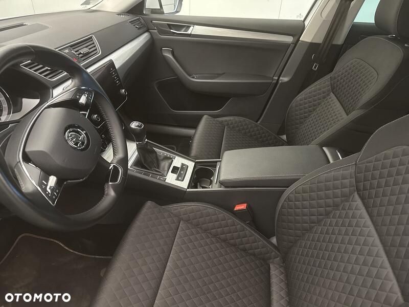 Skoda Superb 2.0 TDI SCR Ambition - 12