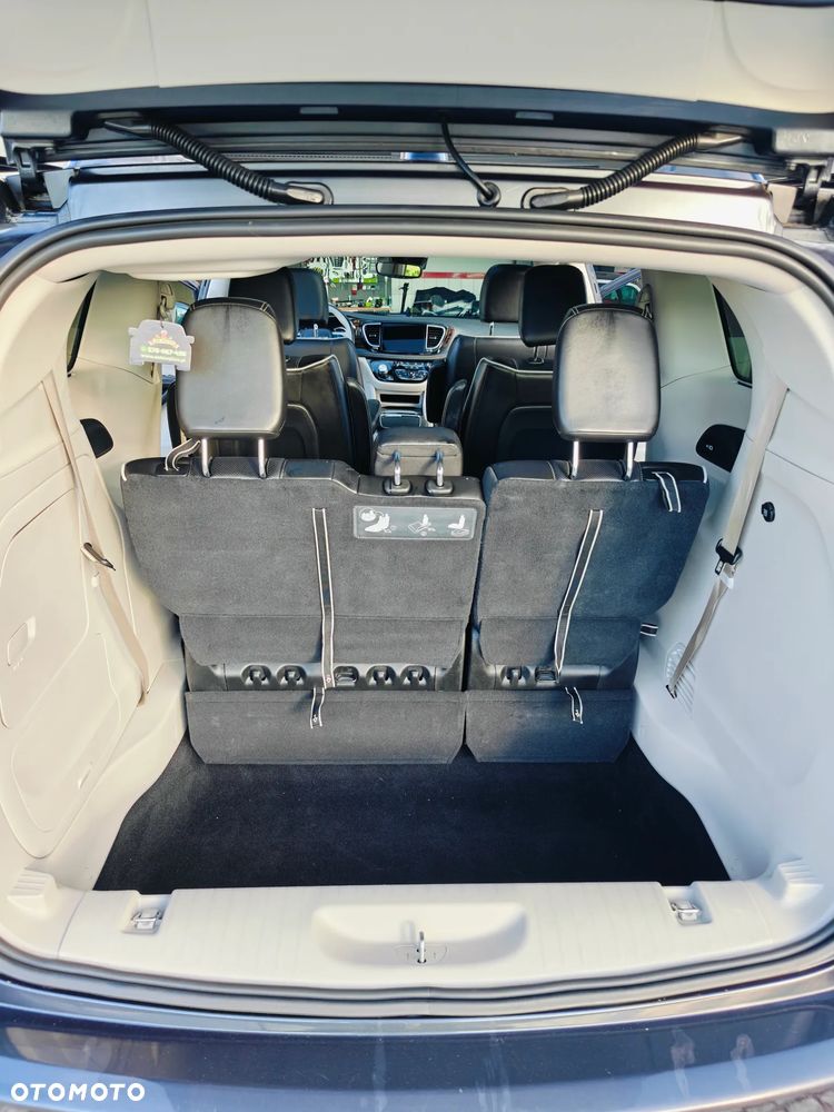 Chrysler Pacifica - 25