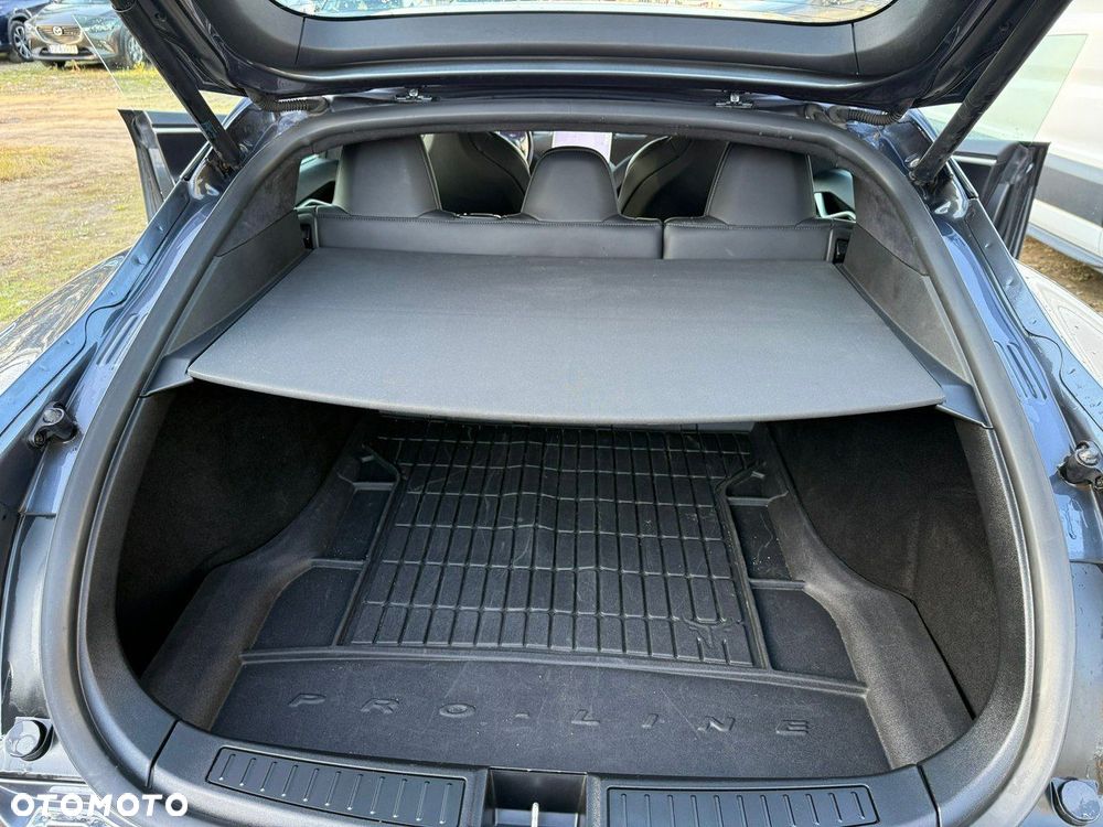 Tesla Model S - 19