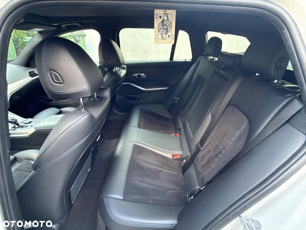 BMW Seria 3 320d Edition M Sport Shadow - 17
