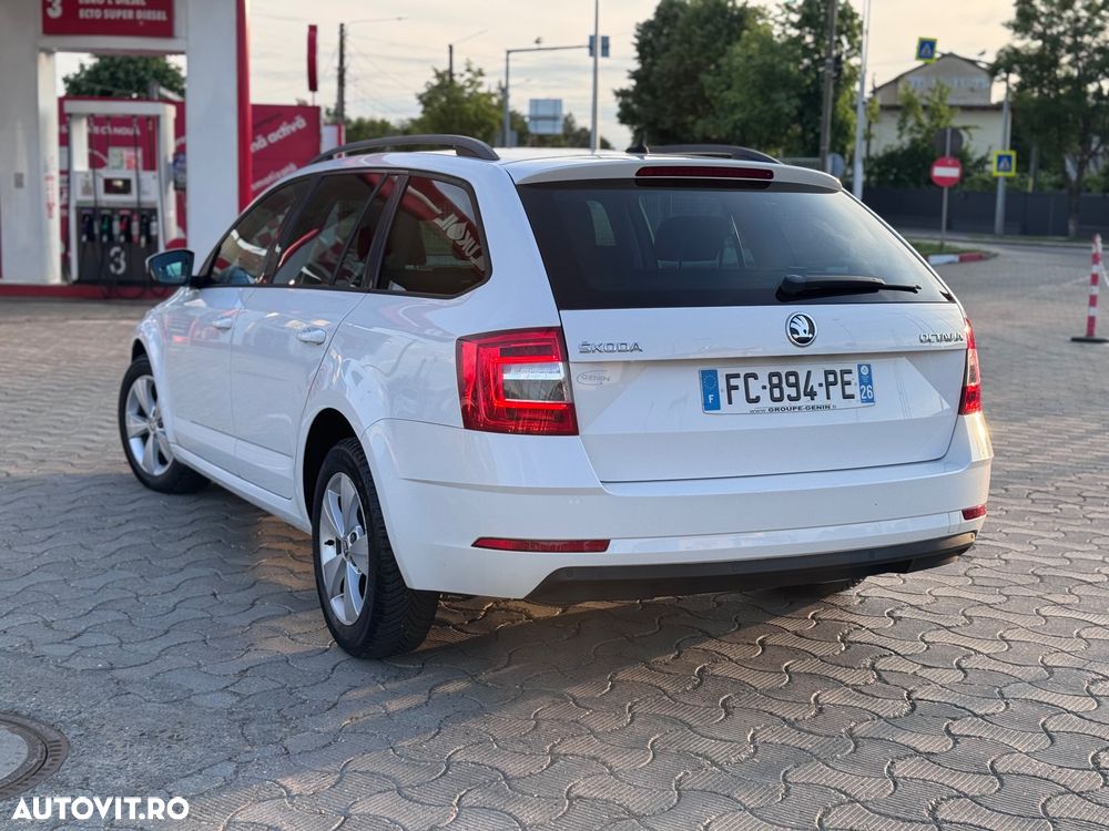 Skoda Octavia 2.0 TDI DSG Ambition - 2