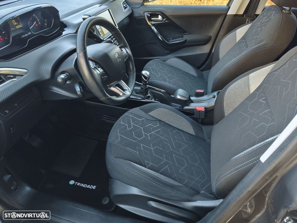 Peugeot 2008 1.2 PureTech Signature - 30