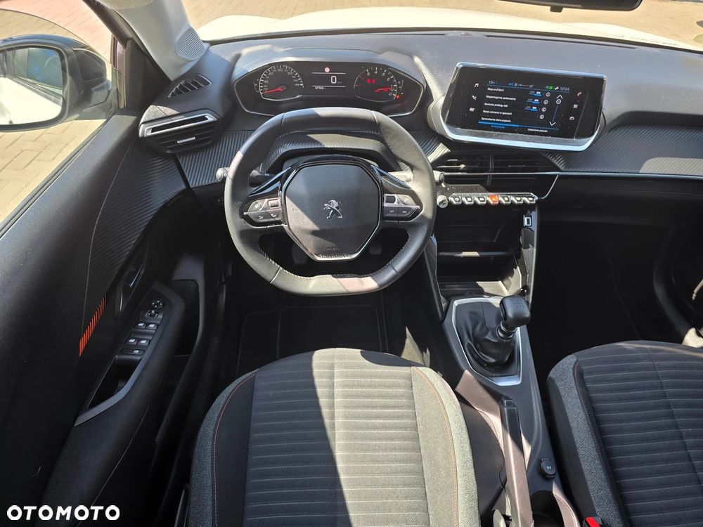 Peugeot 208 - 7