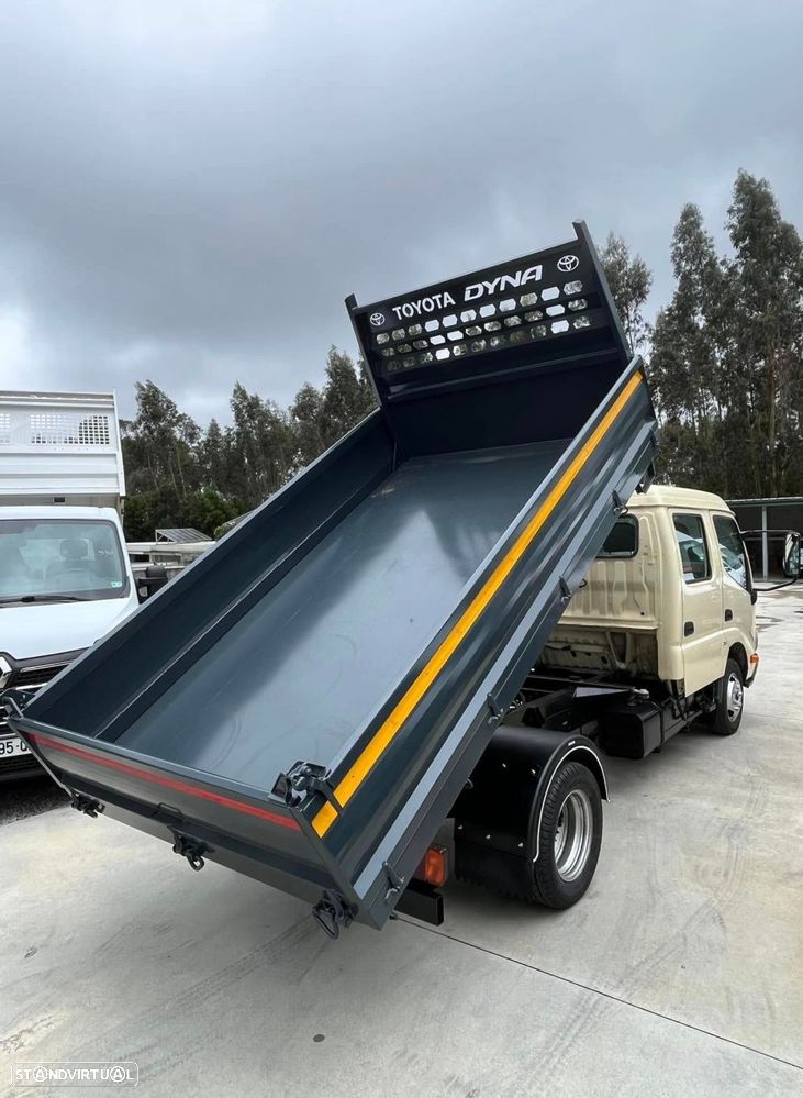Toyota Dyna 6 lugares Tribascula - 7