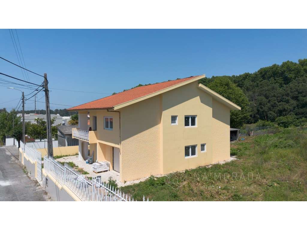 Moradia isolada com 3.000 m2 de terreno para venda em Santa Maria d... - Grande imagem: 2/40
