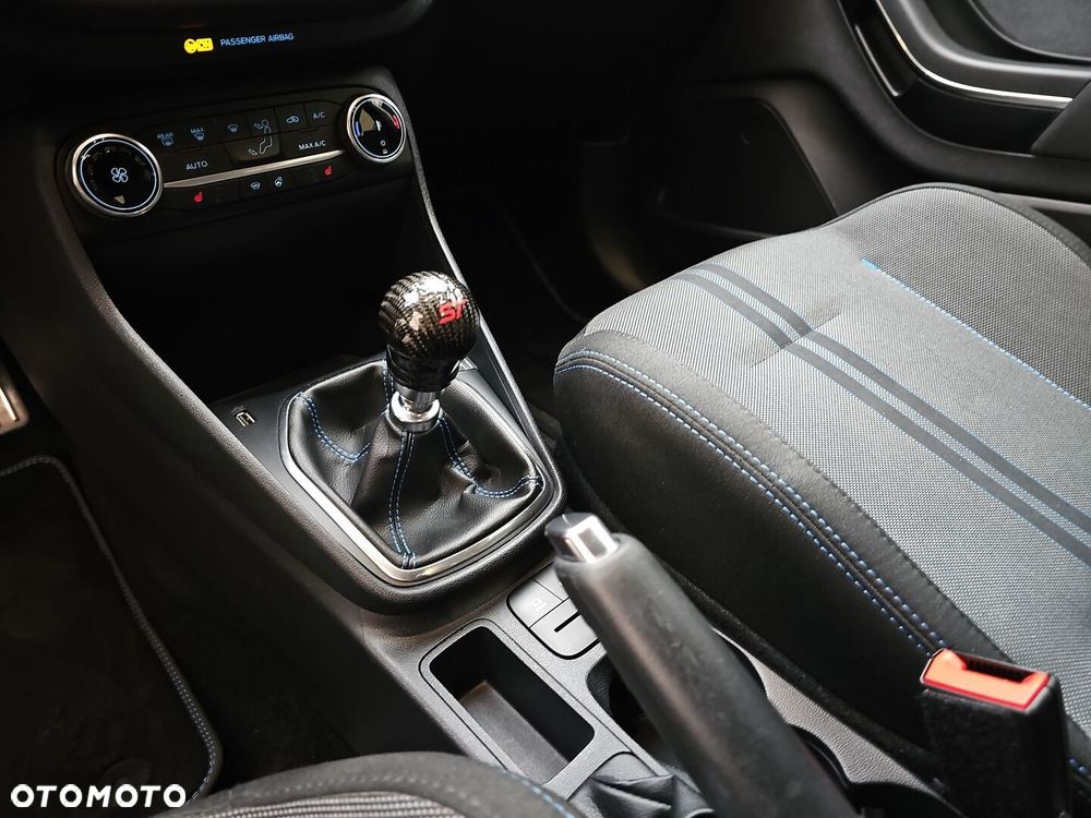 Ford Fiesta - 23