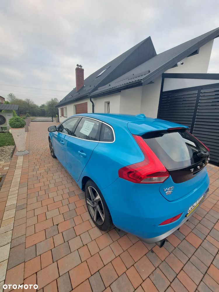 Volvo V40 D2 R-Design - 13