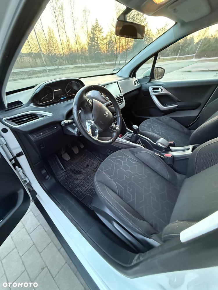 Peugeot 2008 1.2 Pure Tech Active EU6 - 5