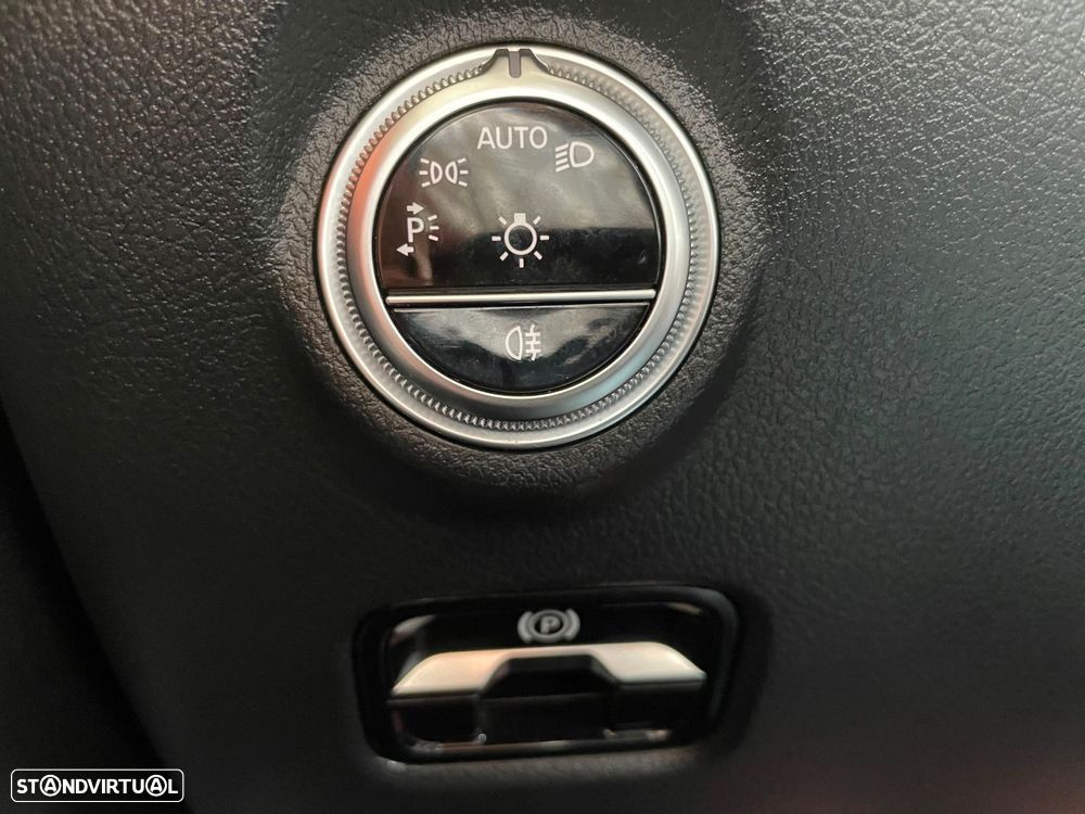 Mercedes-Benz C 300 e AMG Line - 17