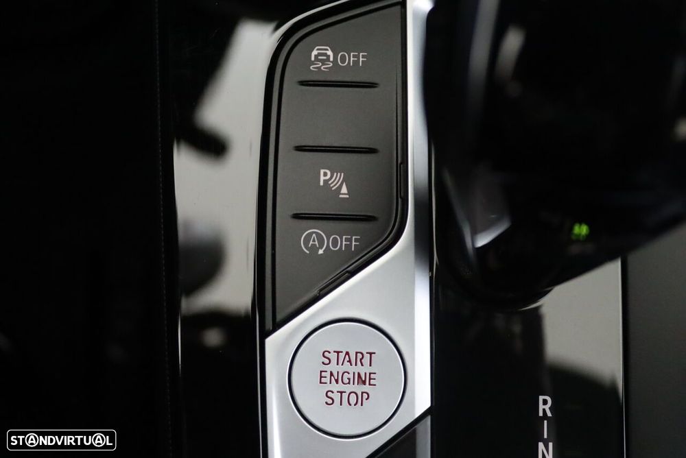 BMW 116 d Pack Desportivo M Auto - 37