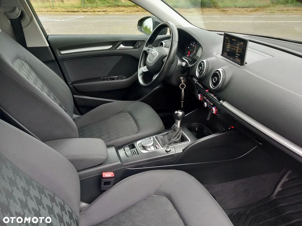 Audi A3 Sportback 2.0 TDI (clean diesel) Ambiente - 30