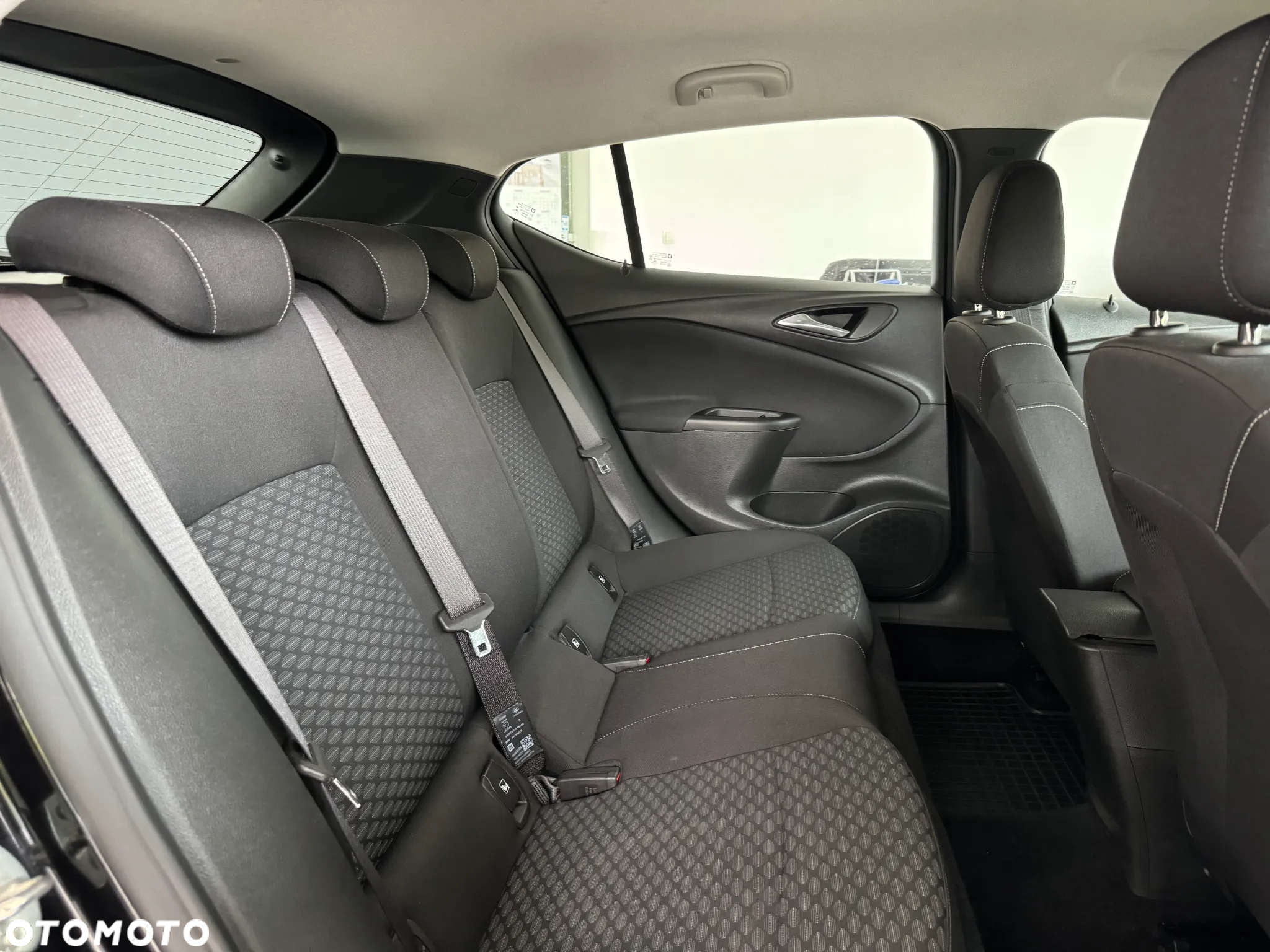 Opel Astra V 1.2 T Edition S&S - 15