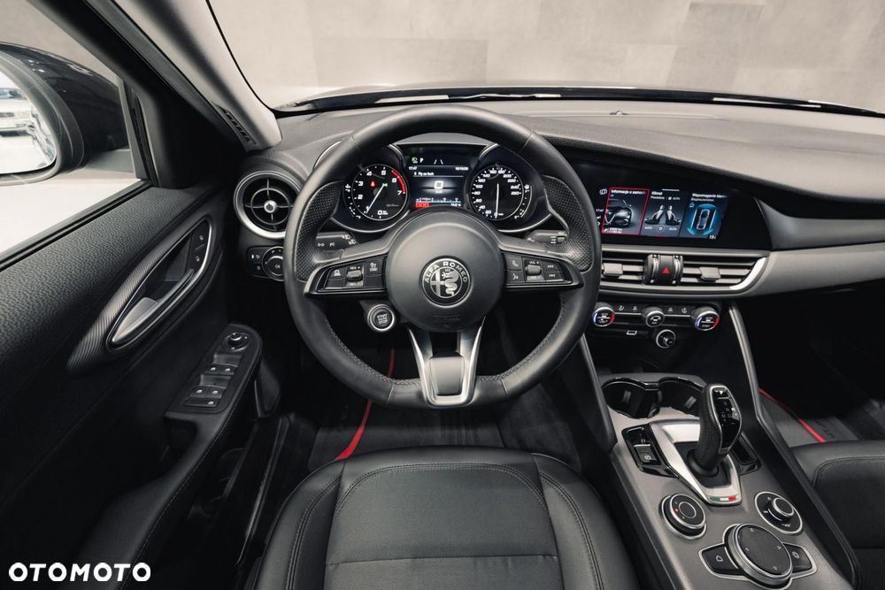 Alfa Romeo Giulia 2.0 Turbo Business - 12