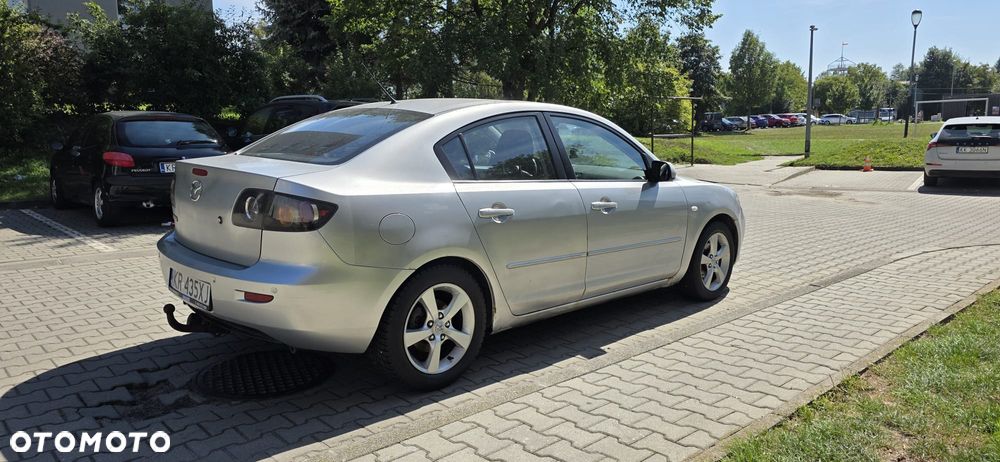Mazda 3 1.6 Active + - 3