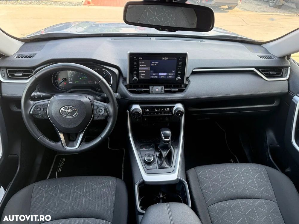 Toyota RAV4 - 18