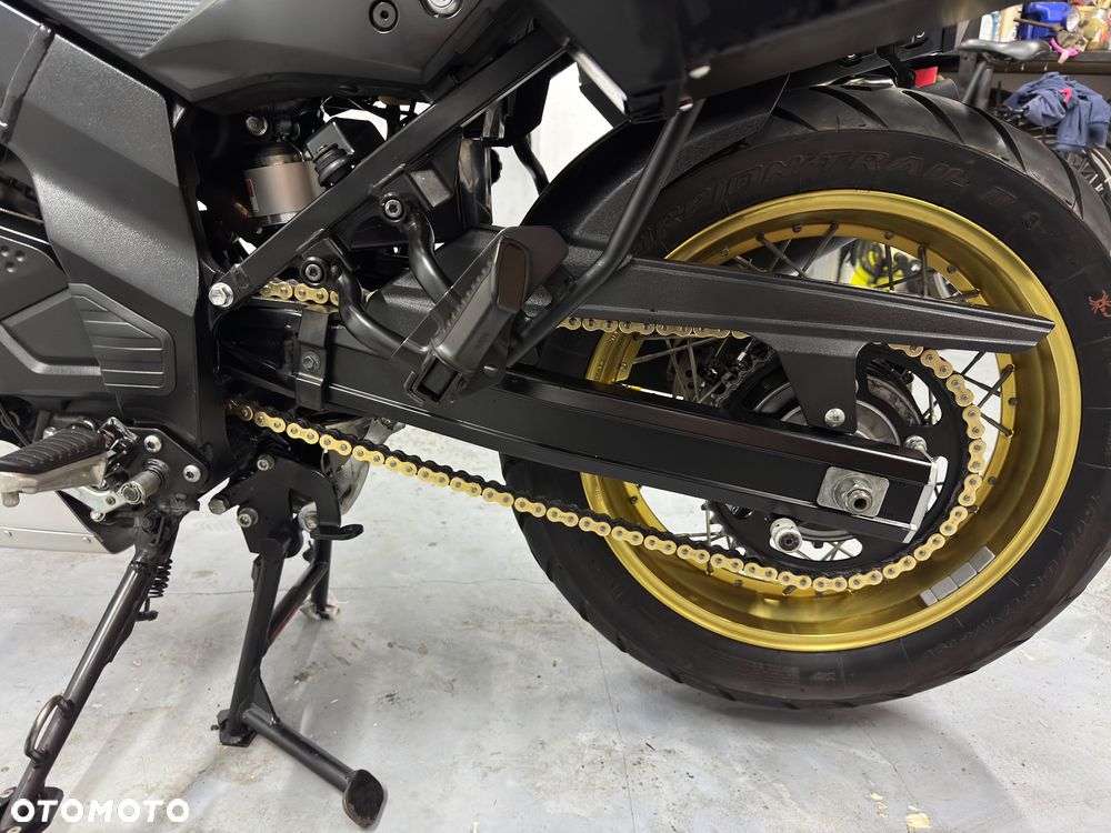 Suzuki V-STROM - 12