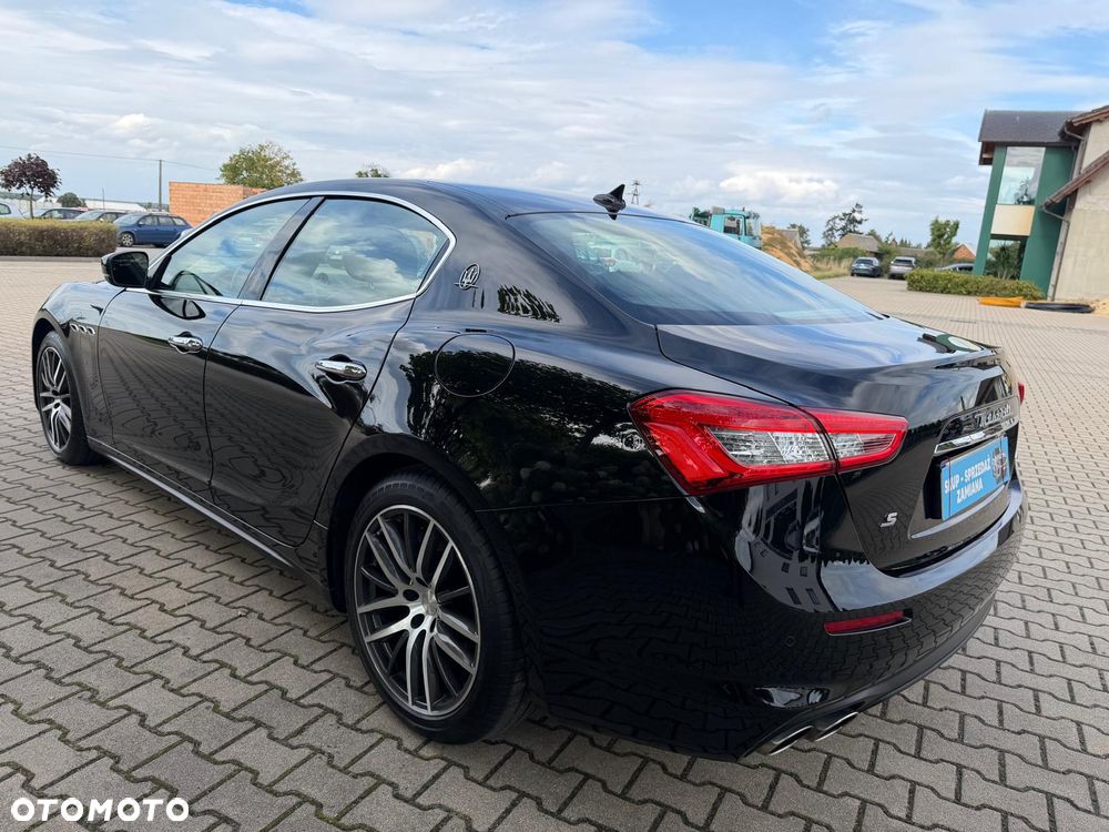 Maserati Ghibli GranSport - 13