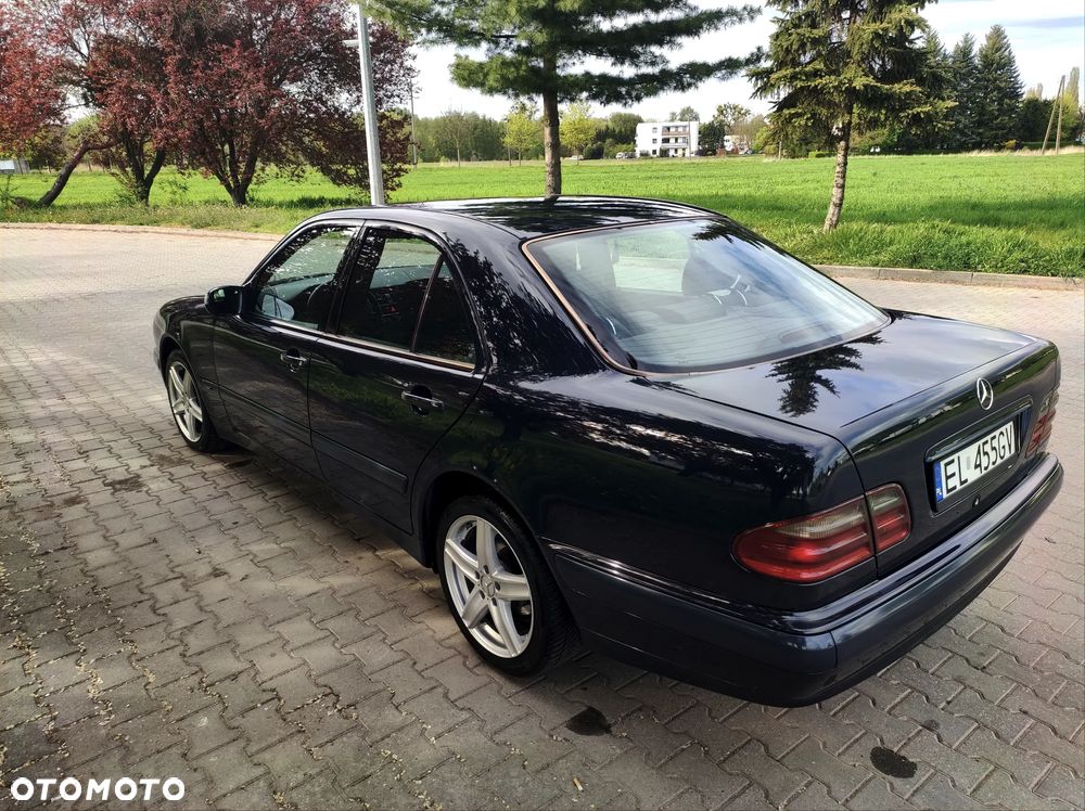 Mercedes-Benz Klasa E 200 Kompressor Classic - 2