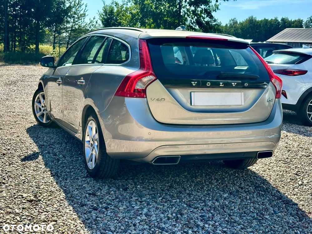 Volvo V60 D4 Momentum - 8