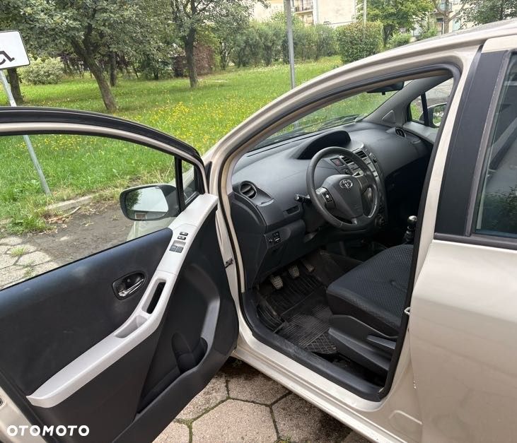 Toyota Yaris 1.33 Luna - 11