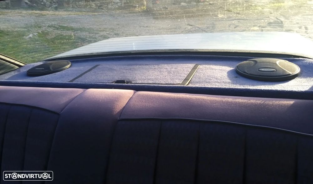 Mercedes-Benz W201 (1982-1993) 190 D 2.0 - 15