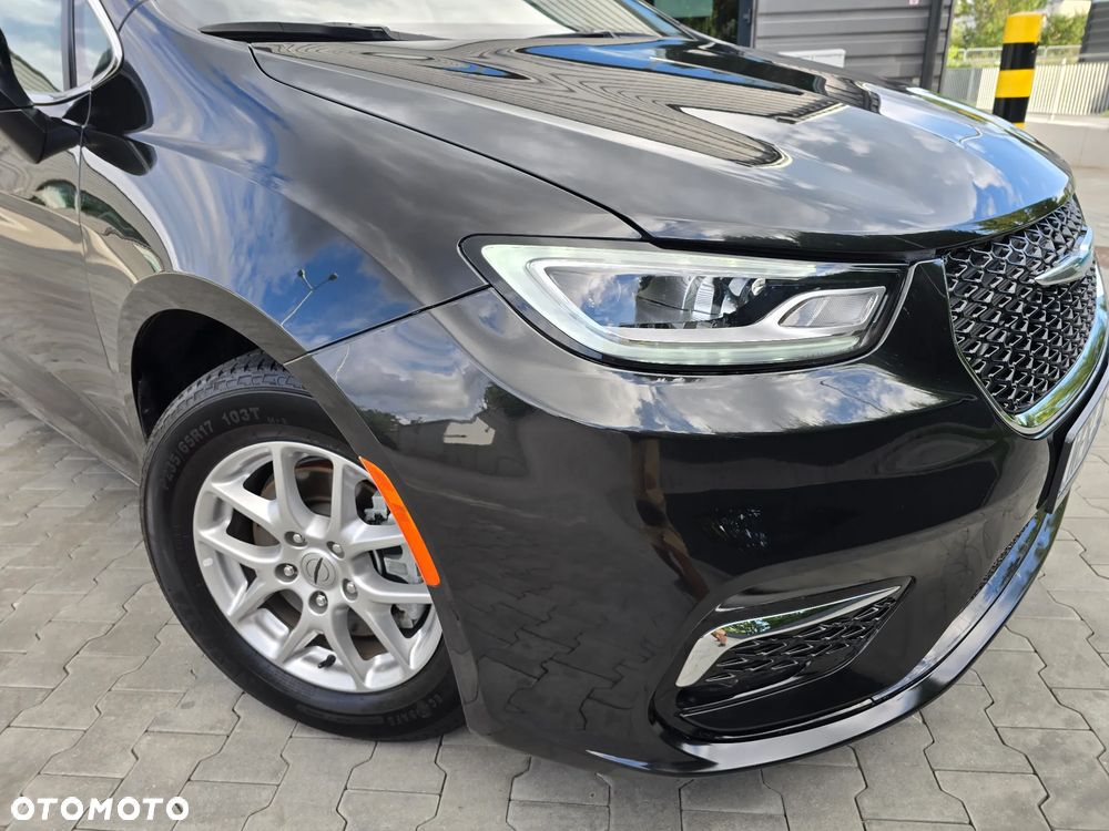 Chrysler Pacifica - 4