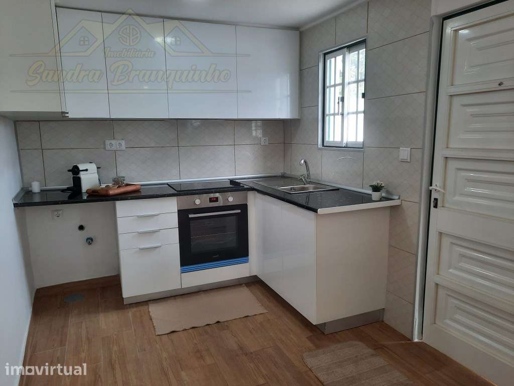 Moradia T2 TOTALMENTE RENOVADA - Grande imagem: 2/9
